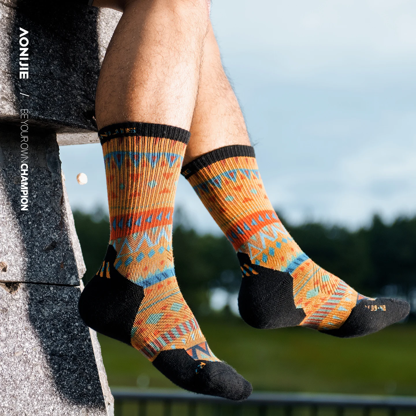 AONIJIE Outdoor Wool Crew Sock - Wool Hiking Sock review and price