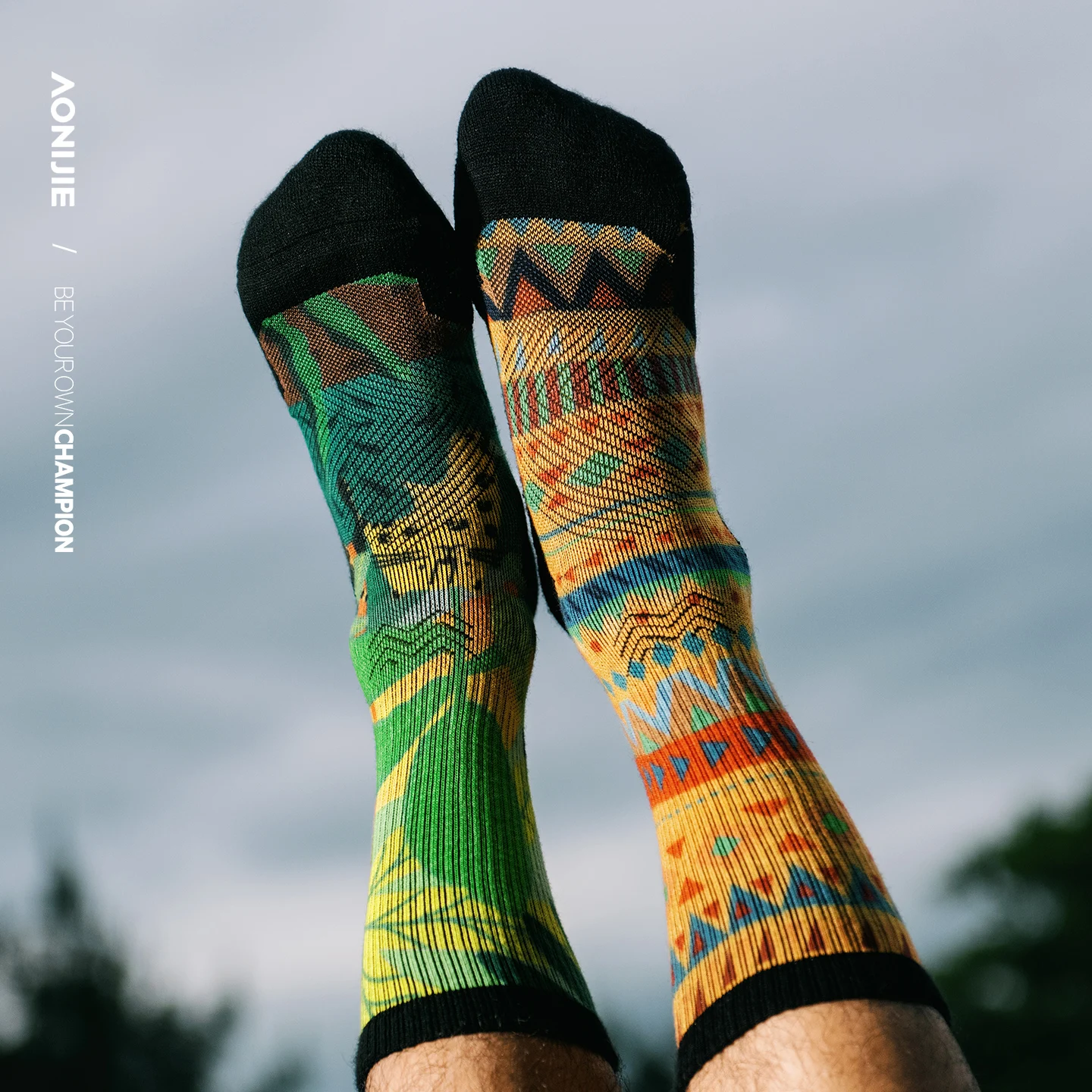 AONIJIE Outdoor Wool Crew Sock - Wool Hiking Sock review and price